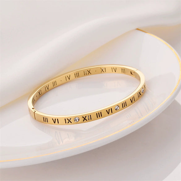 Wholesale Rose Gold Titanium Steel Women's Bracelet With Hollow Roman Numeral Diamond Buckle And Electroplating Treatment