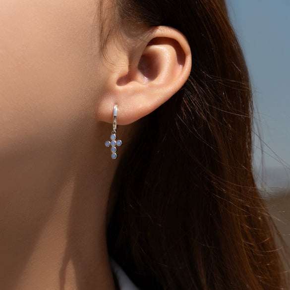 Wholesale S925 Silver Cross Design Sense Women's Earrings With Electroplating