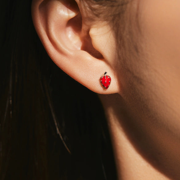 Wholesale S925 Silver Cute Fruit Strawberry Heart Earrings For Women Electroplated