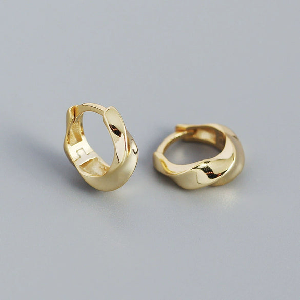 Wholesale S925 Silver Minimalist Geometric Metal Wind Twisted Smooth Earbuckle Earrings With Electroplating