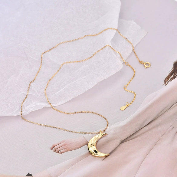 Wholesale S925 Silver Moon Pendant Clavicle Necklace With Electroplating