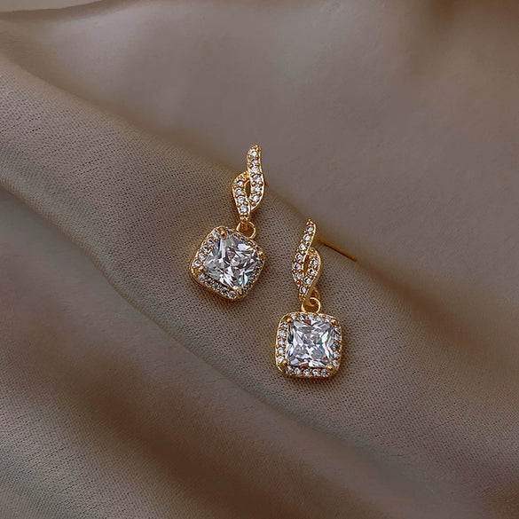Wholesale S925 Silver Pearl Electroplated Alloy Flower Water Drop Cat's Eye Earrings For Women