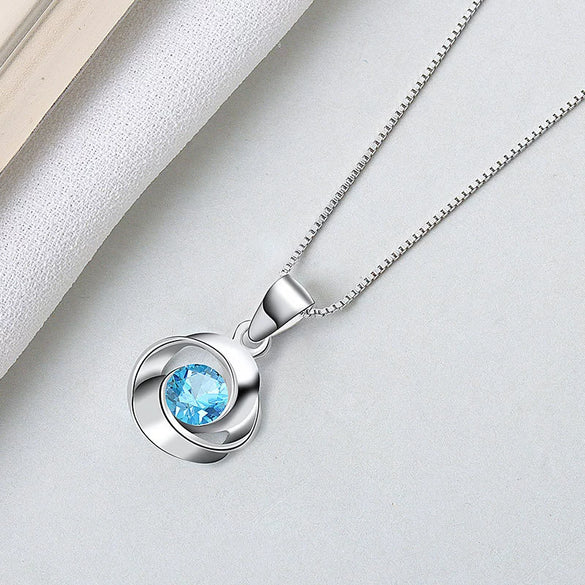 Wholesale S925 Sterling Silver Clavicle Chain With Flower Patterned Pendant And Electroplating Treatment For Female