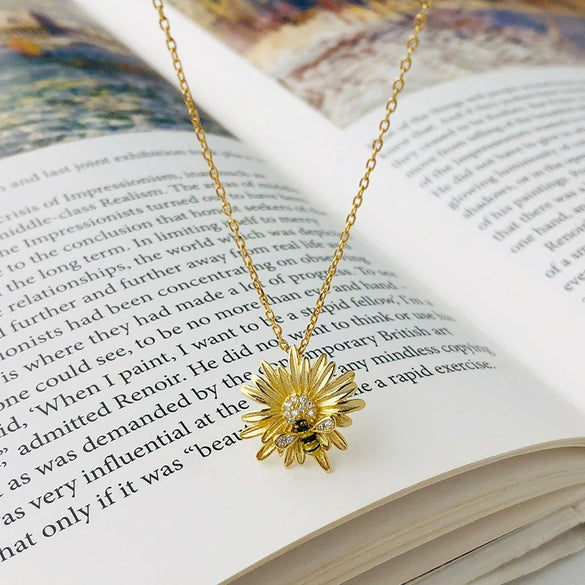 Wholesale S925 Sterling Silver Flower Pendant Necklace With Cross Chain Electroplated Original Design For Women
