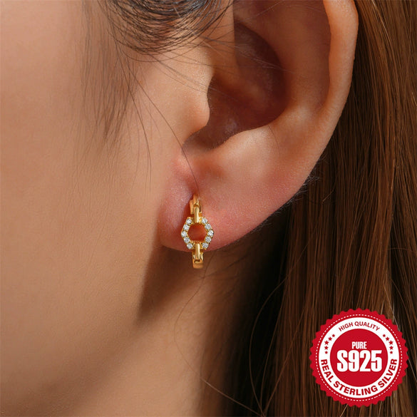 Wholesale S925 Sterling Silver Geometric Love Chain Glossy Luxury Women's Huggie Hoops Earrings With Electroplating And Diamond Embedded Ear Buckle