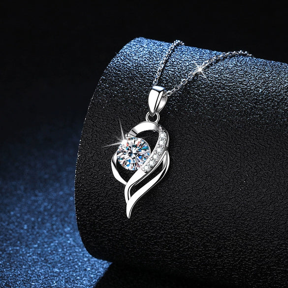 Wholesale S925 Sterling Silver Heart Pendant Necklace With Moissanite And High Carbon Stone Electroplated Factory Outlet