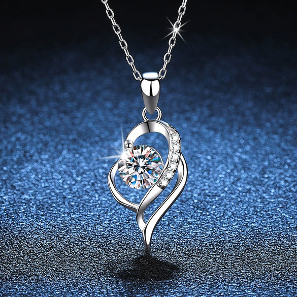 Wholesale S925 Sterling Silver Heart Pendant Necklace With Moissanite And High Carbon Stone Electroplated Factory Outlet