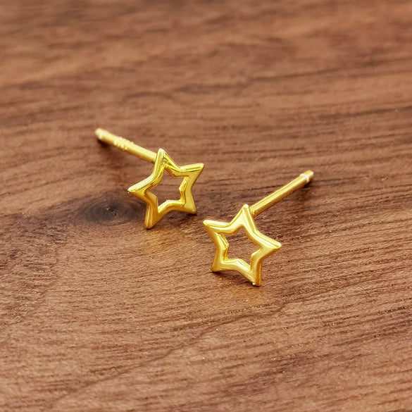 Wholesale S925 Sterling Silver Hollow Fivepointed Star Earrings With Electroplating For Women Simple And Fashionable Ear Jewelry