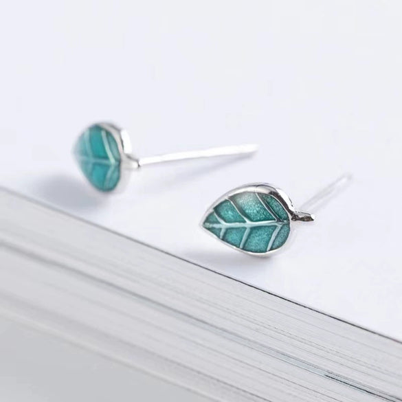 Wholesale S925 Sterling Silver Leaf Earrings With Dripping Oil Treatment Natural Style