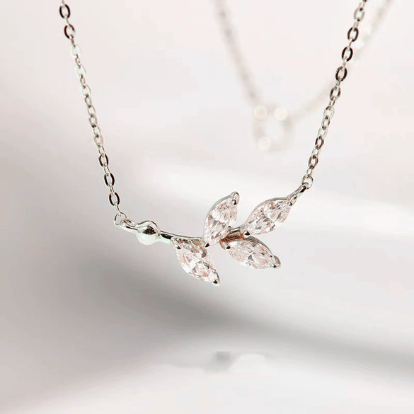 Wholesale S925 Sterling Silver Leaves Pattern Necklace Set With Diamonds For Women