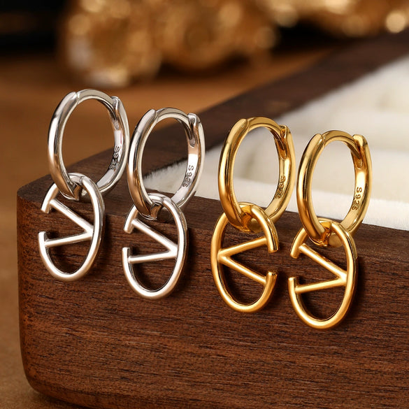 Wholesale S925 Sterling Silver Letter Earrings Simple And Highend Glossy Oval Niche Design Electroplated