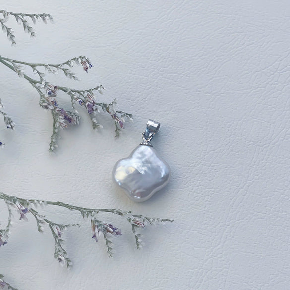 Wholesale S925 Sterling Silver Melon Buckle Pendant Irregular Four Leaf Clover Light Water Pearl Baroque Necklace
