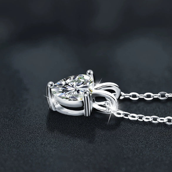 Wholesale S925 Sterling Silver Moissanite Heart Shape Pendant Necklace With Cross Chain Set With Diamonds Simple Light Luxury Style For Women