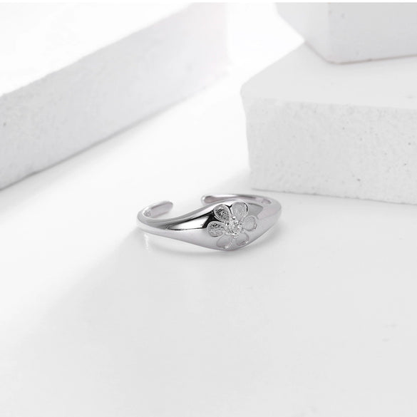 Wholesale S925 Sterling Silver Ring With Flower Pattern For Women
