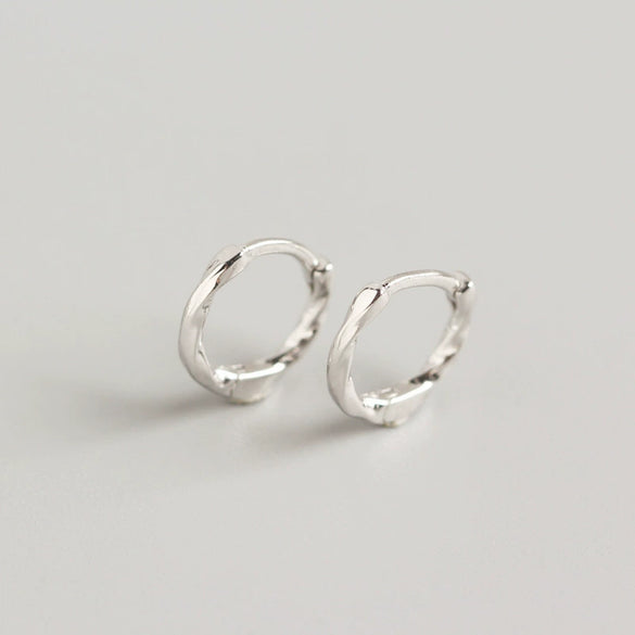 Wholesale S925 Sterling Silver Simple Rope Knot Winding Earring With Geometric Pattern And Electroplating Treatment