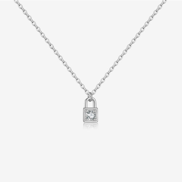 Wholesale S925 Sterling Silver Small Lock Pendant Necklace With Platinum Or 18K Gold Electroplating Classic And Fashionable Design