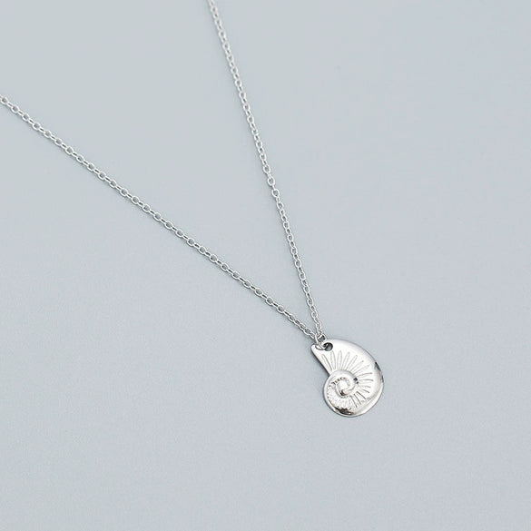 Wholesale Shell Clavicle Necklace In S925 Silver With Marine Conch Design And Electroplating For Women