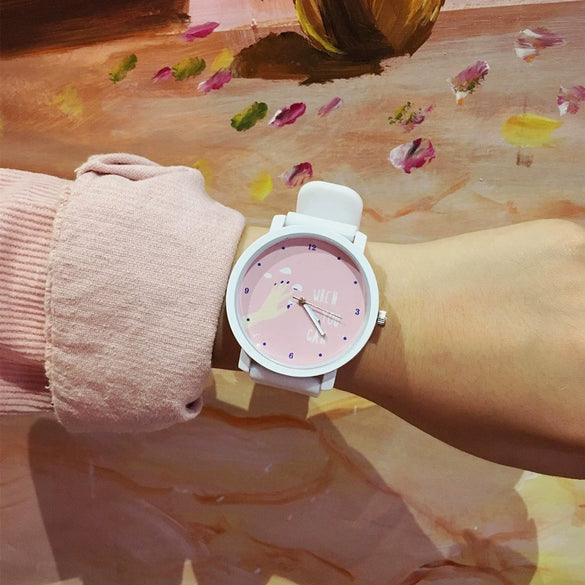 Wholesale Silicone Alloy Female Student Cartoon Round Watch With Stainless Steel Clasp