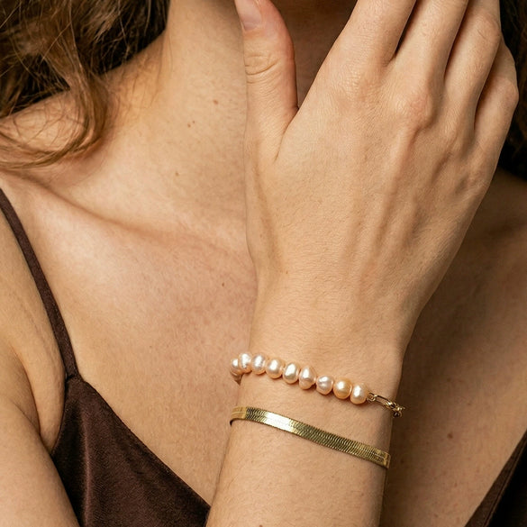 Wholesale Silver Electroplated Geometric Women's Pearl Bracelet Vintage Elegant Stylish Friendship Jewelry Accessory