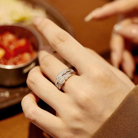 Wholesale 925 Silver Female Retro Classic Ring With Trapezoidal High Carbon Diamond Inlay And Electroplating Geometric Style