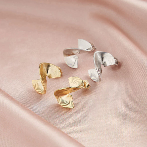 Wholesale Silver Geometric Earrings With Gold Inlaid Autumn New High Sense Unique Temperament