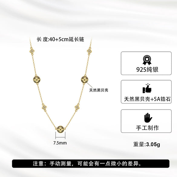 Wholesale Silver Geometric Flower Clover Pendant Necklace Electroplated Minimalist Design For Women