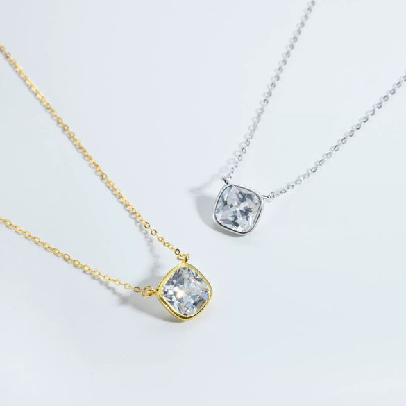Wholesale 925 Silver Jewelry Necklace With Fairy Temperament And Simple Retro Style Electroplated With Platinum Or 18K Gold