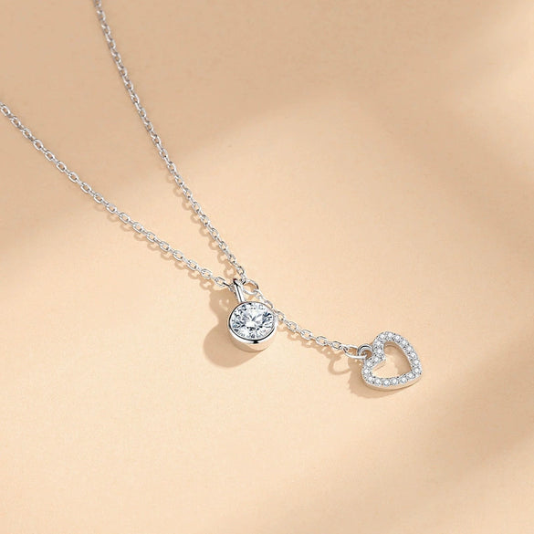 Wholesale Silver Love Clavicle Chain Necklace With Geometric Design For Women