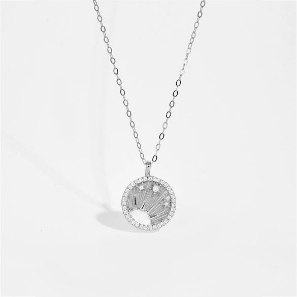 Wholesale Silver Pendant Clavicle Chain With Geometric Pattern And Electroplating For Women