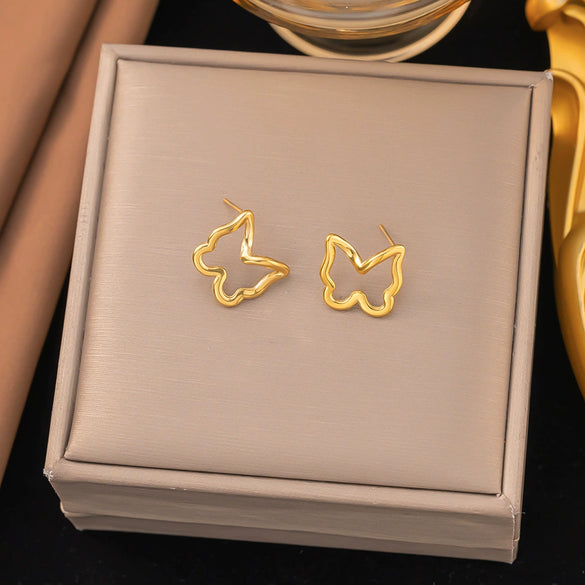 Wholesale Simple Animal Zodiac Hollow Butterfly Pendant O Word Chain Titanium Steel Electroplated Necklace For Girls