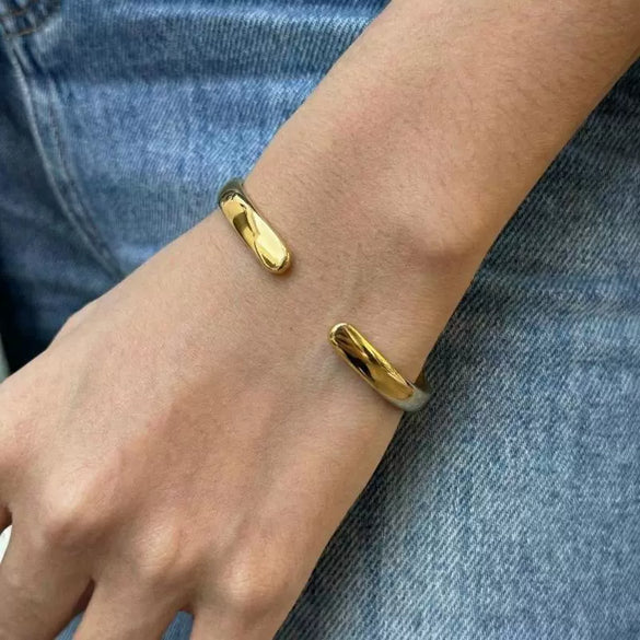 Wholesale Simple Cshaped Open Bracelet Modern Minimalist Geometric Stainless Steel Vacuumplated 18K Real Gold