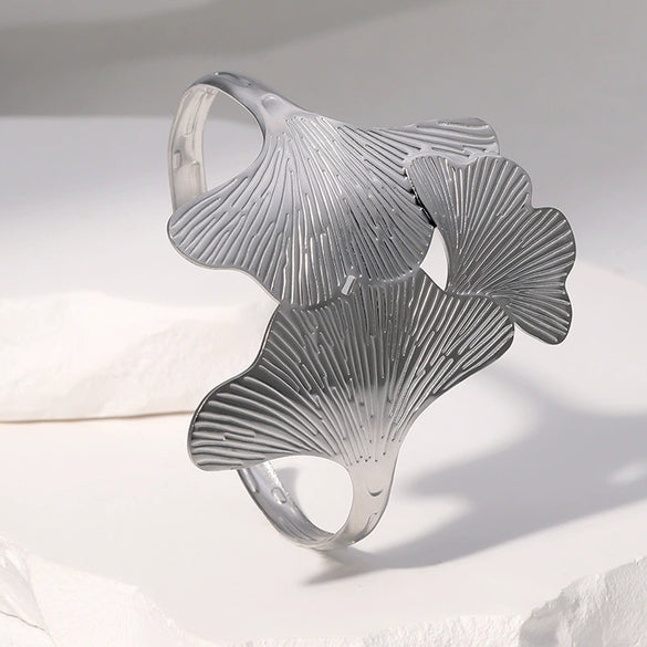 Wholesale Simple Design Electroplated Stainless Steel Ginkgo Leaf Bracelet Hand Jewelry