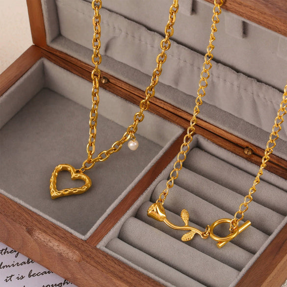 Wholesale Simple Electroplated Heartshaped Titanium Steel Pendant Necklace For Women