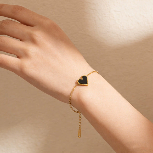 Wholesale Simple Electroplated Titanium Steel Heartshaped Bracelet For Women