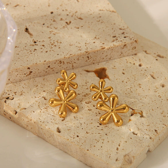 Wholesale Simple Flower Titanium Steel And Stainless Steel Earrings With Pvd Furnace Real Gold Electroplating For Women