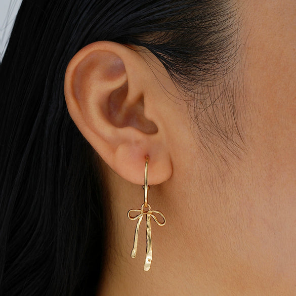 Wholesale Simple Geometric Alloy Earrings With Diamond Hollow Design And Electroplating For Women