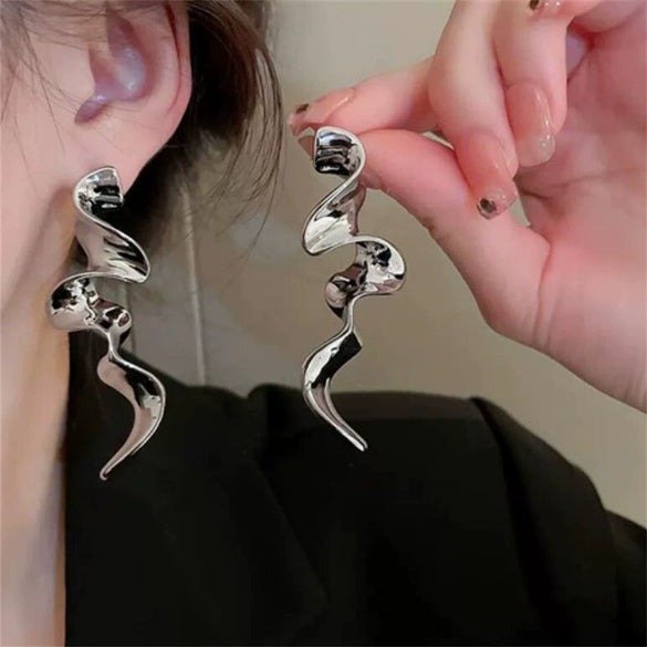 Wholesale Simple Geometric Alloy Earrings With Diamond Hollow Design And Electroplating For Women