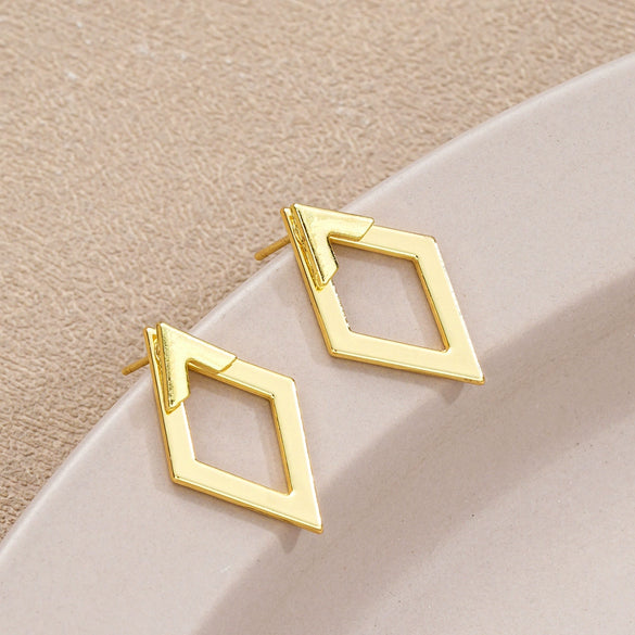 Wholesale Simple Geometric Alloy Earrings With Diamond Hollow Design And Electroplating For Women