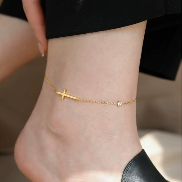 Wholesale Simple Geometric Design Electroplated Titanium Steel Cross Zircon O Word Chain Necklace For Women