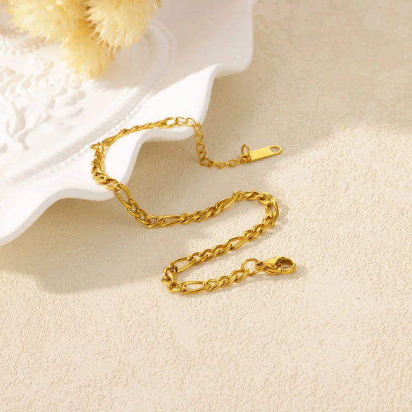 Wholesale Simple Geometric Stainless Steel 18K Gold Plated Women's Bracelet With Twist Snake Bone Chain