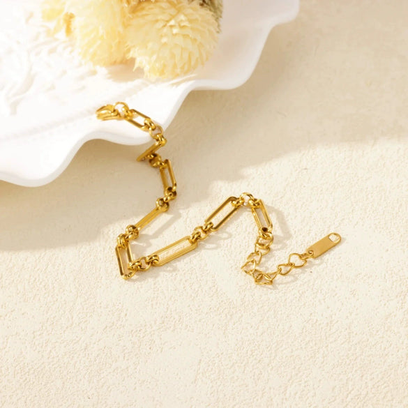 Wholesale Simple Geometric Stainless Steel 18K Gold Plated Women's Bracelet With Twist Snake Bone Chain