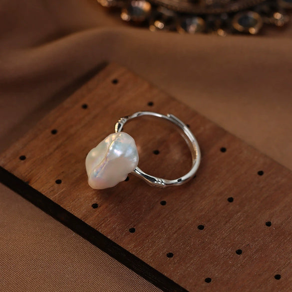 Wholesale Simple Personality Women's Natural Freshwater Pearl Ring In S925 Sterling Silver With Alien Shape