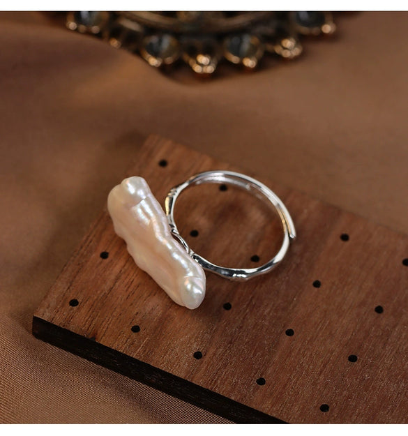 Wholesale Simple Personality Women's Natural Freshwater Pearl Ring In S925 Sterling Silver With Alien Shape