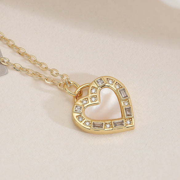 Wholesale Simple Retro Geometric Copper 18K Gold Plated Heart Pendant Necklace For Women