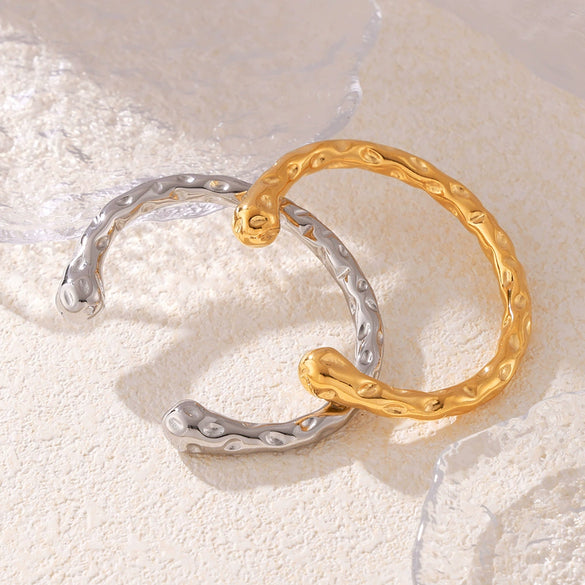 Wholesale Simple Retro Irregular Hammered Titanium Steel Bracelet With 18K Gold Plated Electroplating
