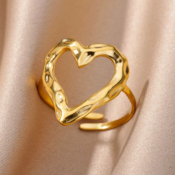 Wholesale Simple Stainless Steel Geometric Heartshaped Hollow Ring For Men And Women With Electroplating