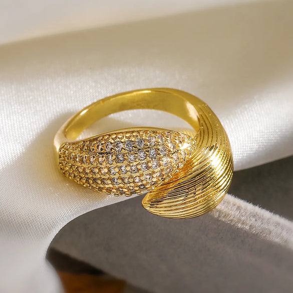 Wholesale Simple Style Commute Geometric Heart Shape Copper Hollow Out Inlay 18K Gold Plated Zircon Open Rings