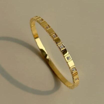 Wholesale Simple Style Eye Titanium Steel 18k Gold Plated Zircon Bangle