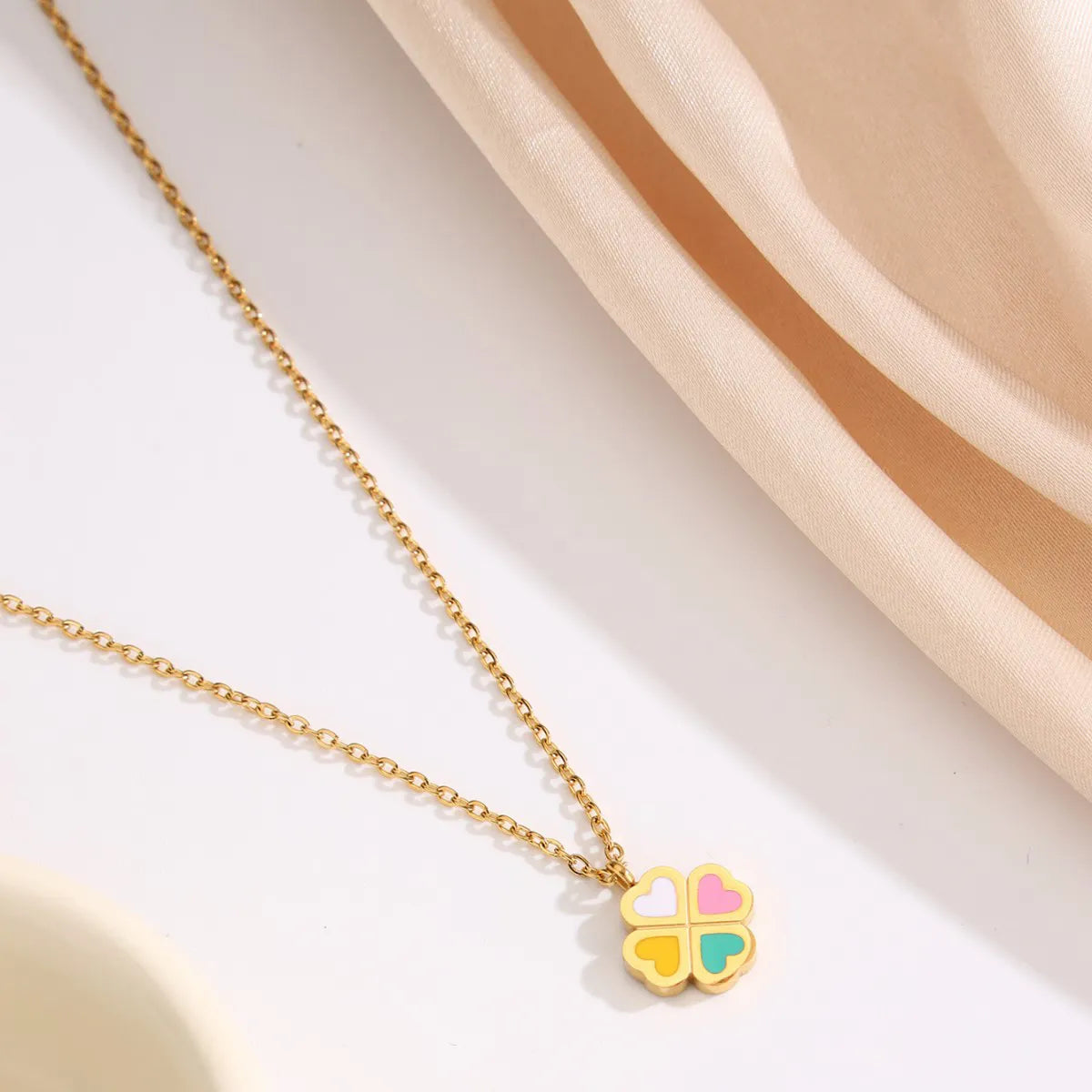 Wholesale Simple Style Heart Shape Stainless Steel Enamel 18k Gold Plated Pendant Necklace