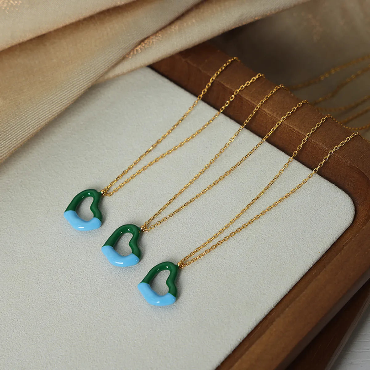 Wholesale Simple Style Heart Shape Titanium Steel Enamel Plating 18k Gold Plated Necklace